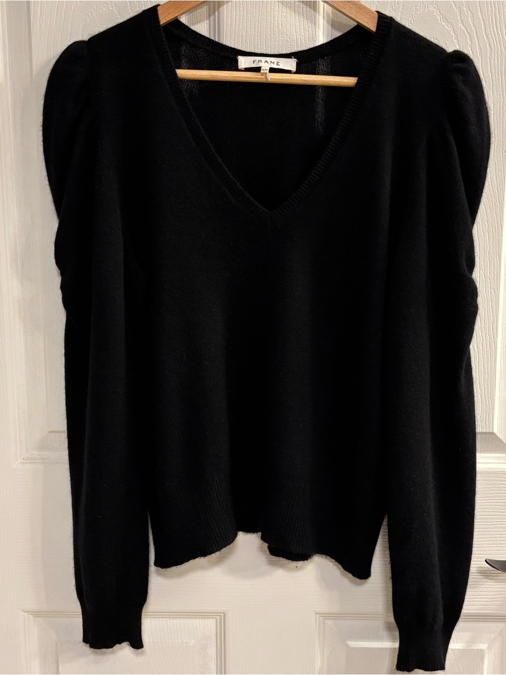 FRAME Frankie 100% Cashmere Sweater Womens M Black V Neck Ruched Puff Sleeve